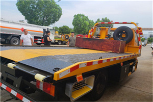 新河附近拖车电话号码服务